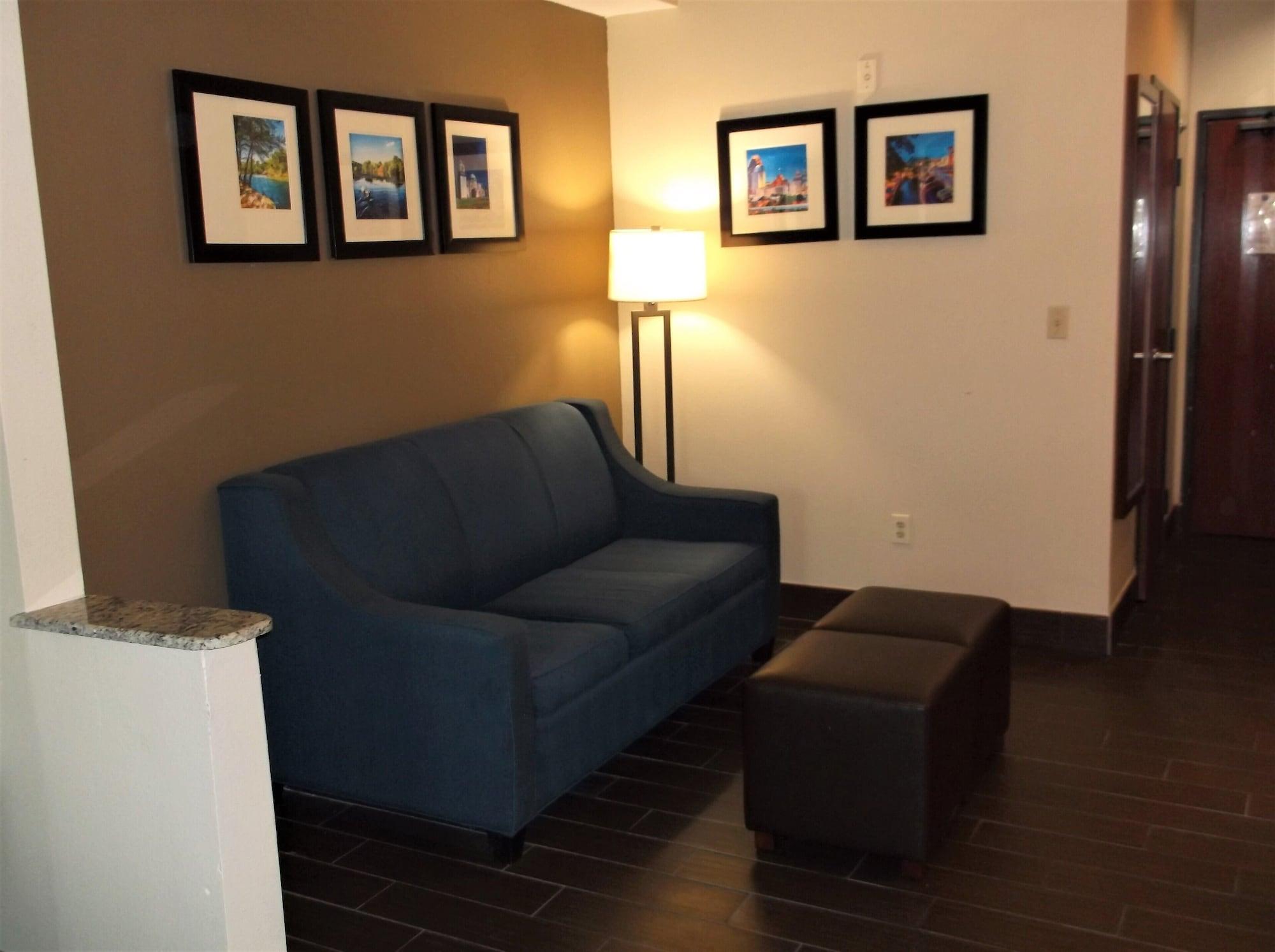 Comfort Inn & Suites Seguin Exterior photo