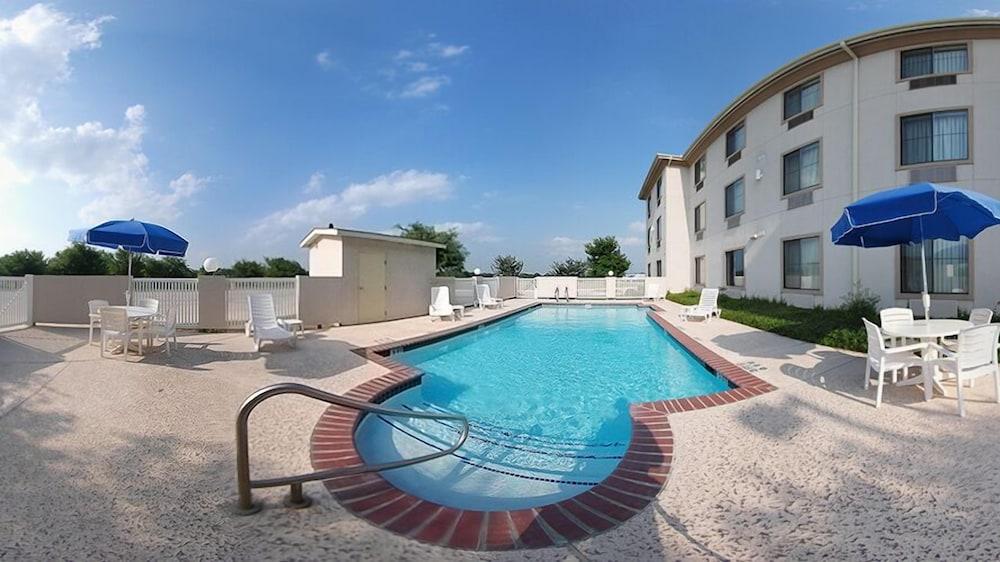 Comfort Inn & Suites Seguin Exterior photo
