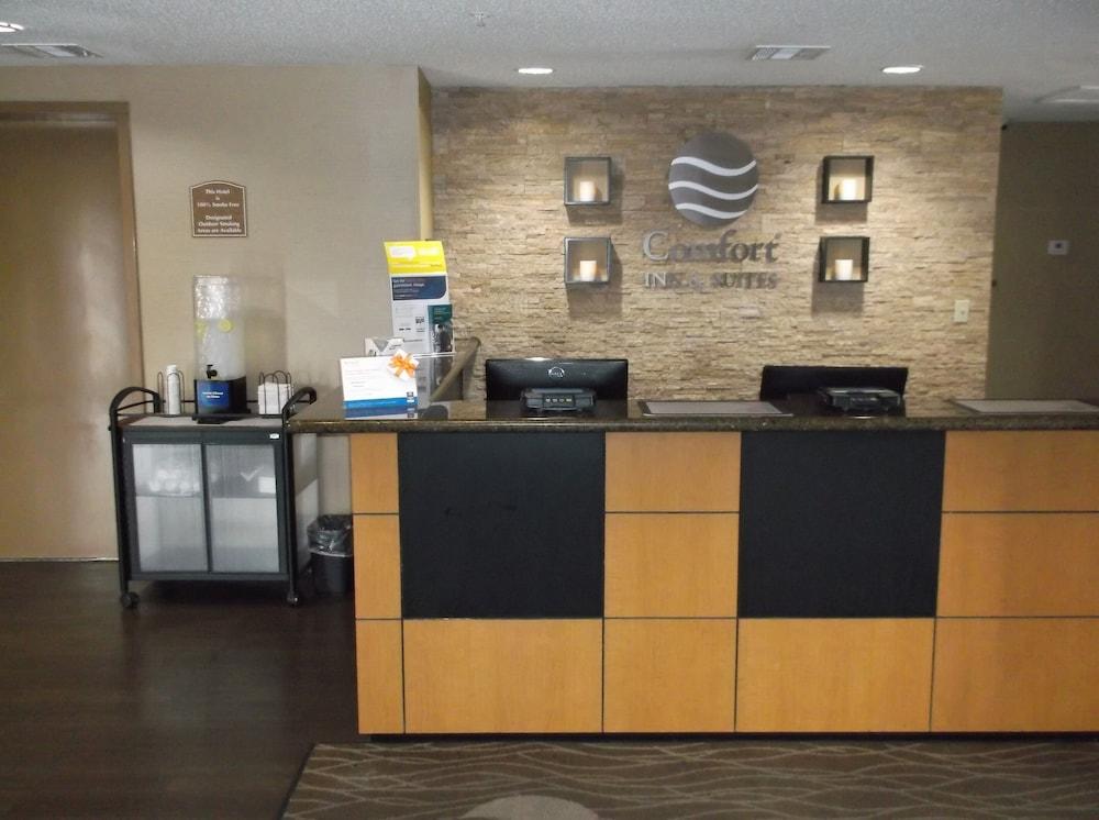 Comfort Inn & Suites Seguin Exterior photo