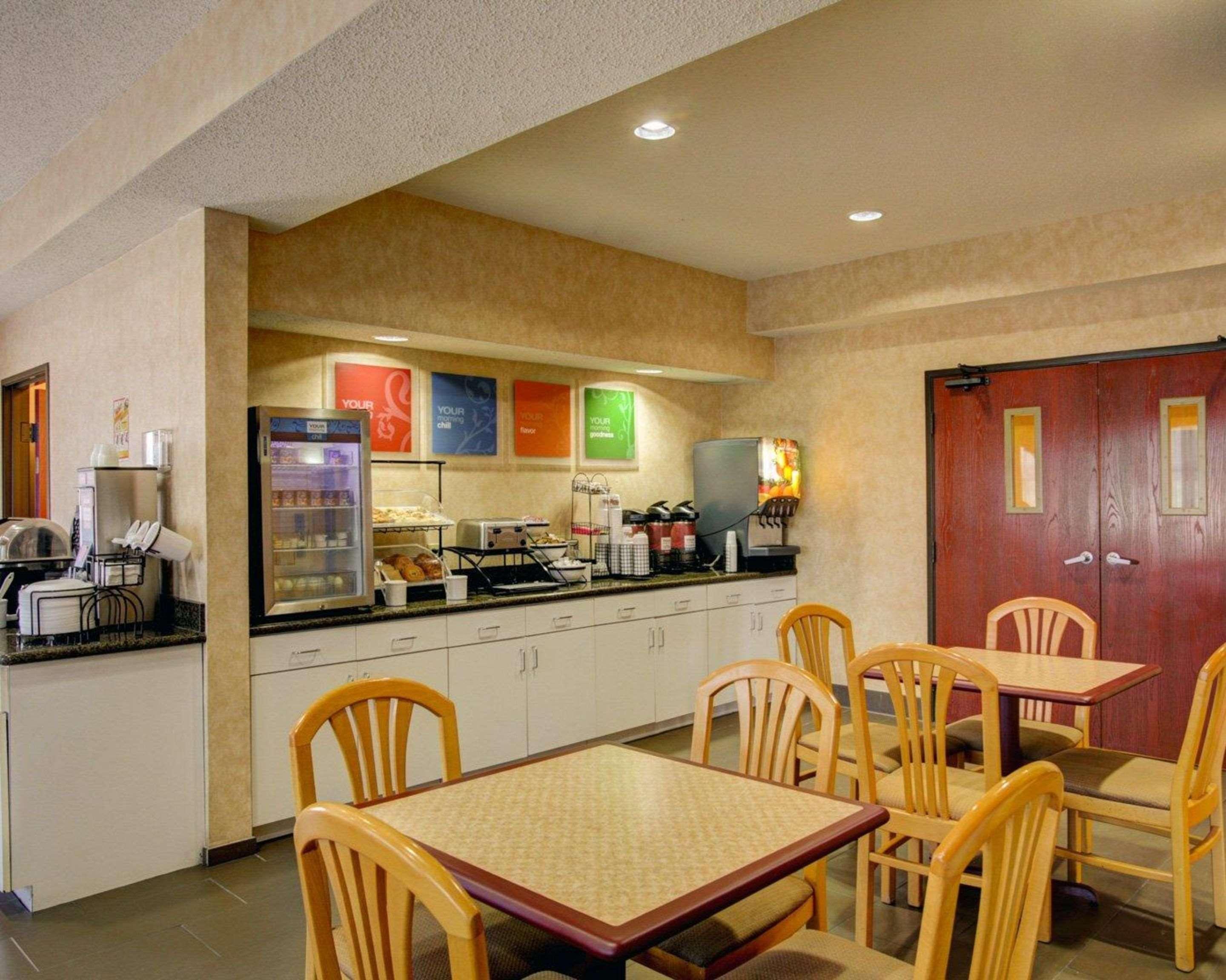 Comfort Inn & Suites Seguin Exterior photo