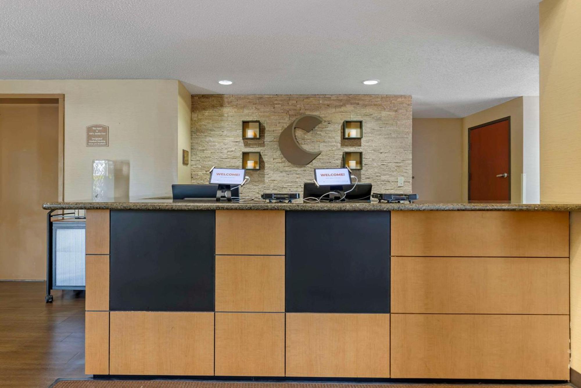 Comfort Inn & Suites Seguin Exterior photo